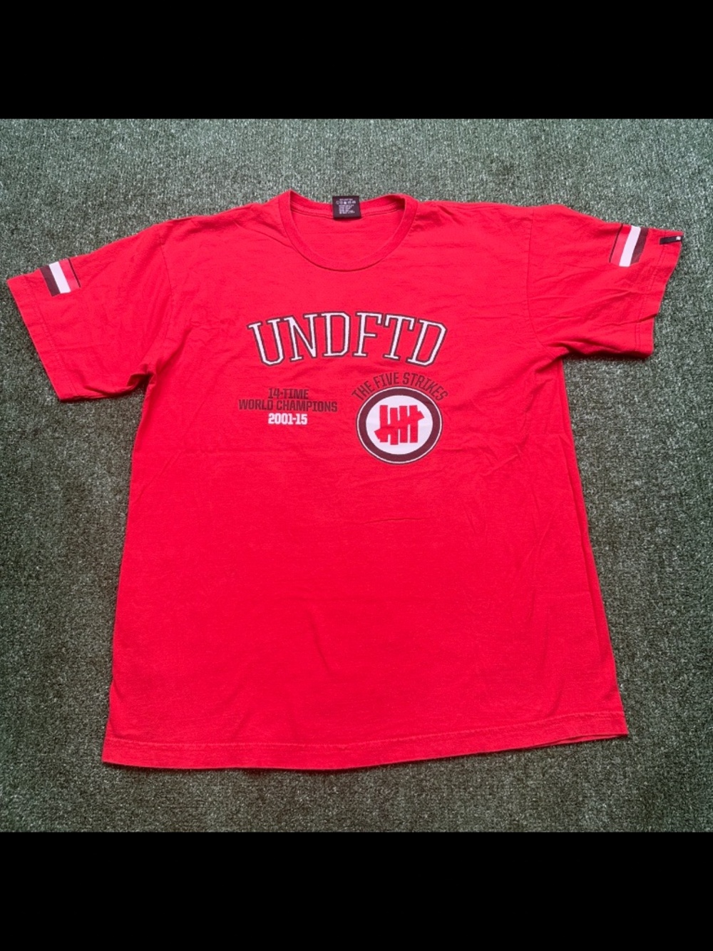 Undefeated T Shirt Mens Size XL Red Orange Short Sleeve